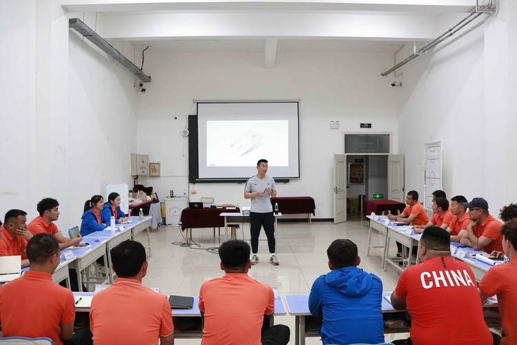 开云体育：夯实人才基础 2023亚足联沙足L1级教练员培训班开班